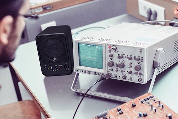 Yamaha MS101-4: 设备信号检查监控